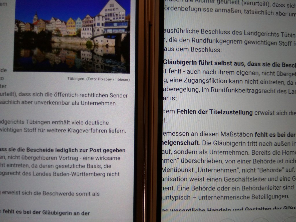 Links 5,5 Zoll Display, rechts 6,44 Zoll Display. Es lässt sich zwar nur schwer fotografieren, aber die größere Darstellung sorgt für sehr viel bessere Lesbarkeit.
