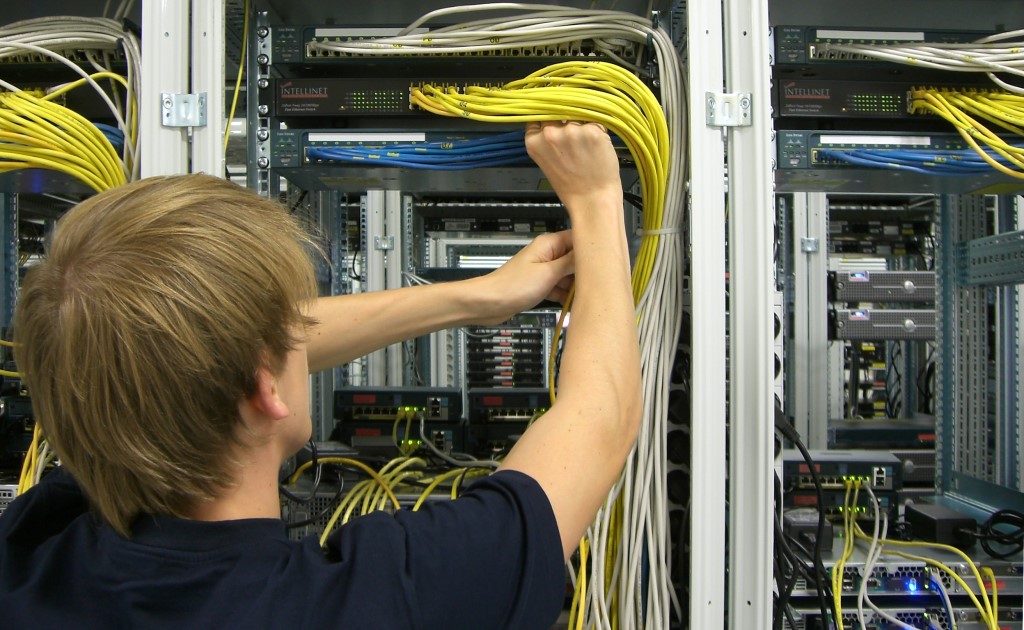 Administrator im Datacenter II. (Foto: Host Europe)