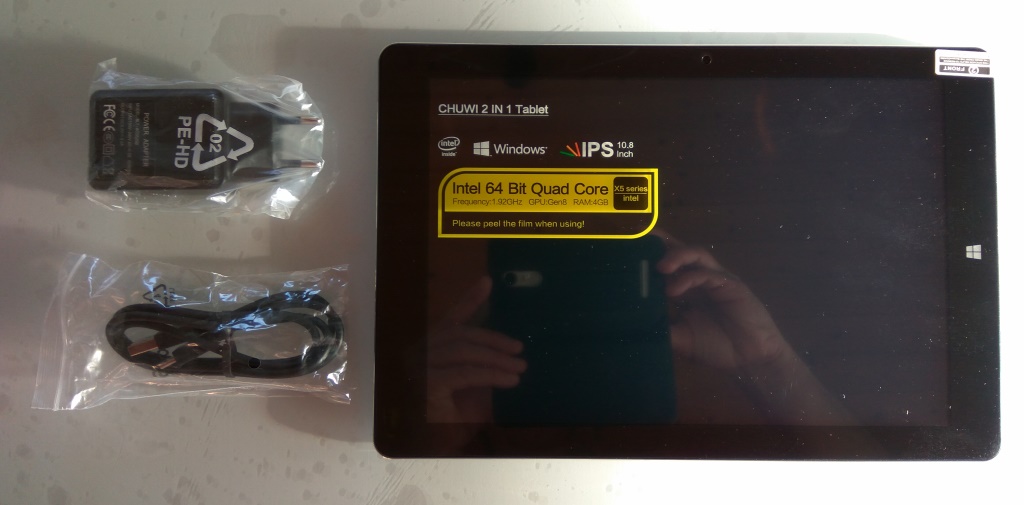 Das Tablet wurde mit EU-Netzteil (3 Watt) und USB Typ-C-Ladekabel geliefert. (Foto: mn)