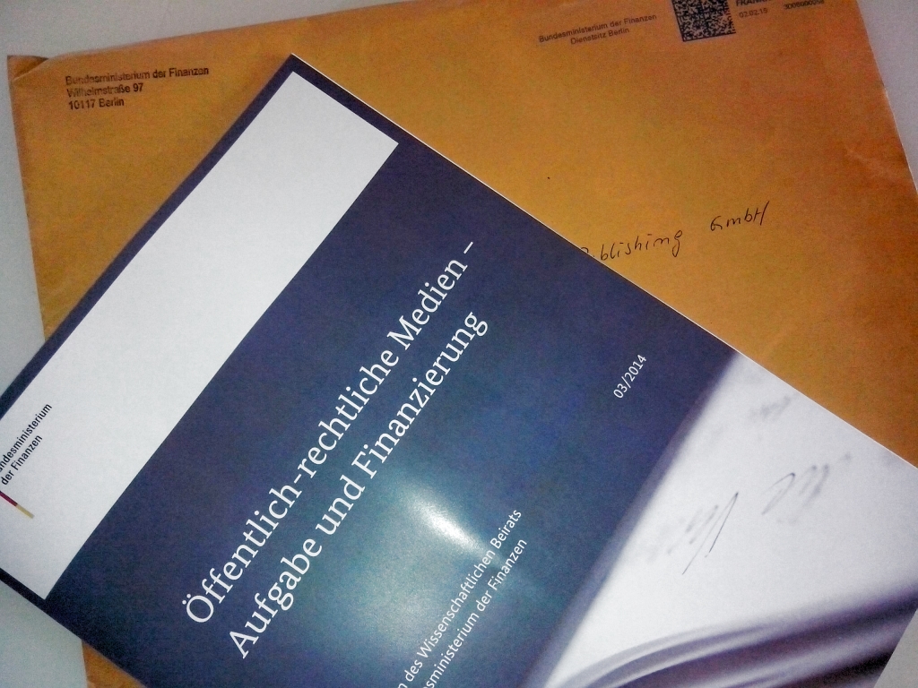 Endlich eingetroffen: ein Original-Exemplar des Gutachtens zu ARD/ZDF. (Foto: mn)