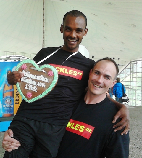 Addisu Tulu Wodajo und Claus Fiestelmann.