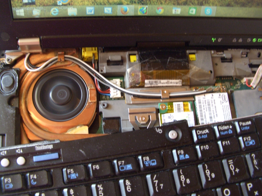 Geöffneter Thinkpad T61 Laptop: alle Komponenten, auch der Ventilator, sind recht einfach erreichbar. (Foto: mn)
