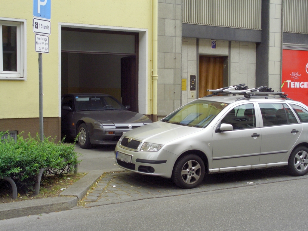 Der tägliche Normalfall in der Görresstrasse, München. (Foto: Juli 2006, mn)