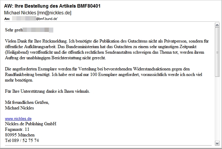 Die Begründung für den erhöhten Bedarf an Broschüren.