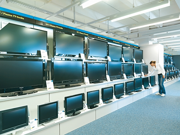 Möglicherweise knifflig und speziell im Fall Conrad. In den Filialen stehen auch jede Menge Fernseher rum, auch wenn sie nur für den Verkauf bestimmt sind. (Foto: Conrad Electronic, www.conrad.de)