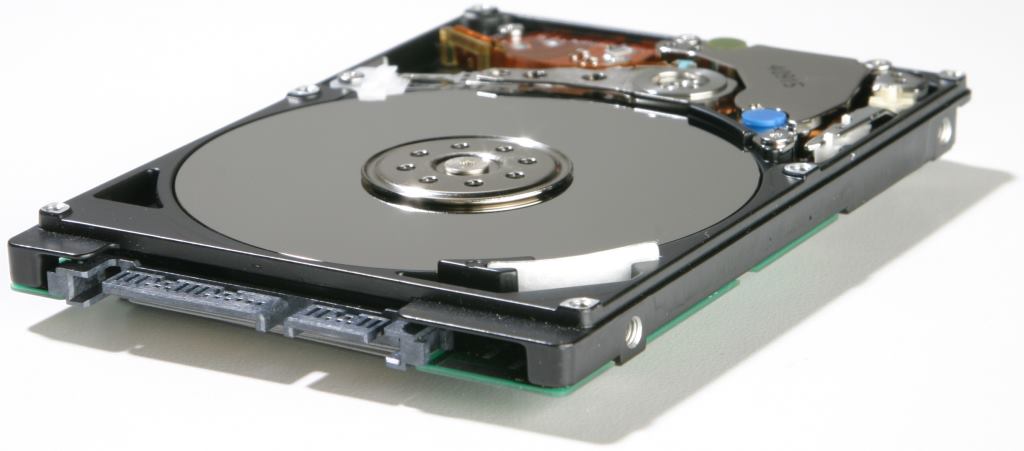 Normale 4 Terabyte Festplatten von HGST mit Luffüllung kriegt man aktuell für um die 160 Euro. Das Helium-Modell dürfte preislich also eine Ecke darüber liegen. (Foto: HGST)