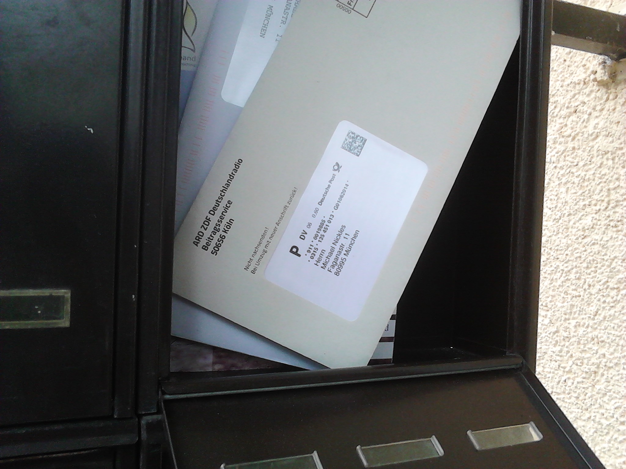 Das neue Schreiben der Abkassierer traf zeitgleich mit einer Arztrechnung und Spam-Post von der katholischen Kirche (Pfarrbrief) ein - das ist Post wie ich sie liebe.